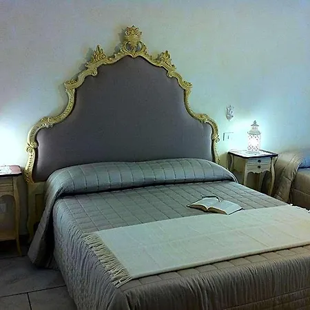 Couette-café Dimora Delle Rondini 4*