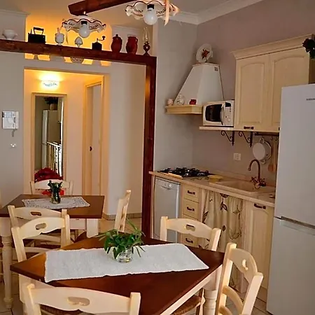 Couette-café Dimora Delle Rondini 4*