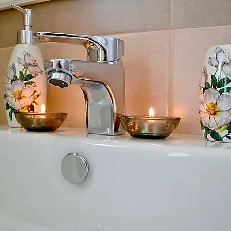 Couette-café Dimora Delle Rondini 4*