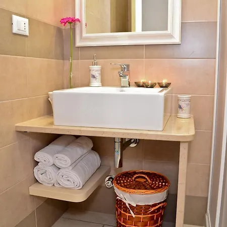 Bed & Breakfast Dimora Delle Rondini 3*