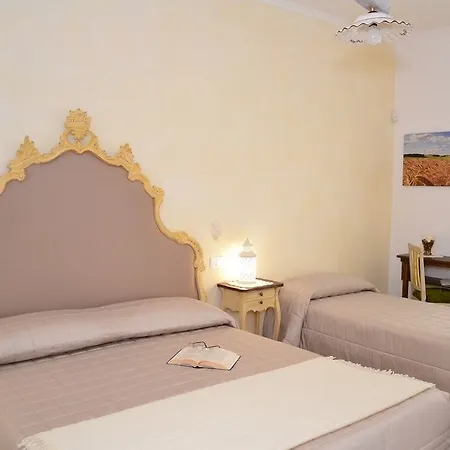 Bed & Breakfast Dimora Delle Rondini 3*