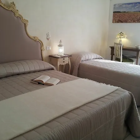Dimora Delle Rondini Bed & Breakfast 3*
