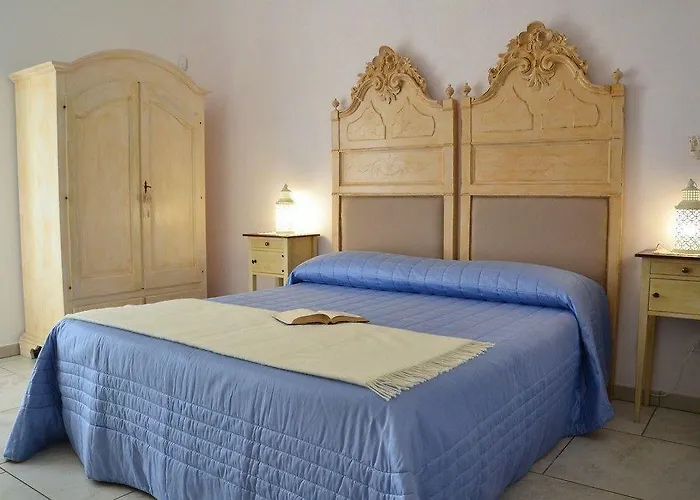 Dimora Delle Rondini Bed & Breakfast 3*